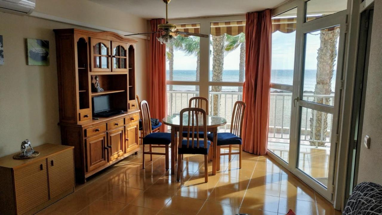 Première ligne de mer Roquetas de Mar Extérieur photo