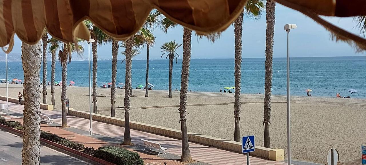 Première ligne de mer Roquetas de Mar Extérieur photo
